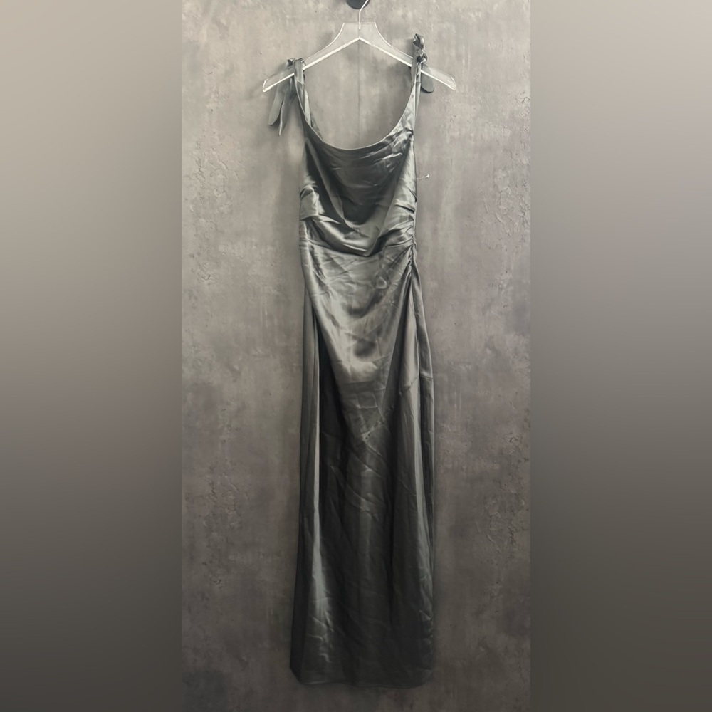 PETAL & PUP SELMA OFF SHOULDER MAXI DRESS - STEEL GRAY MEDIUM B2858 - Picture 6 of 8
